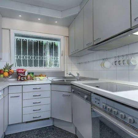 Allee Apartment *